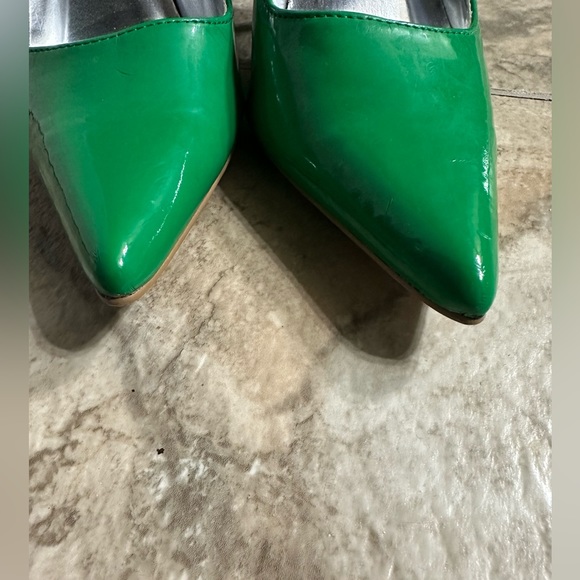 Pulse pointed toe ladies high heels are a size 6.5. - Picture 8 of 8